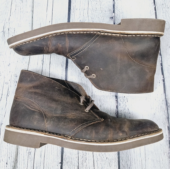 CLARKS | Bushacre II lace-up distressed leather chukka desert boots - Picture 2 of 10